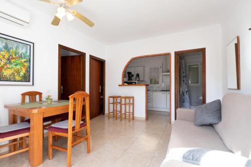 WELCS APARTAMENTOS FALCONERA con piscina