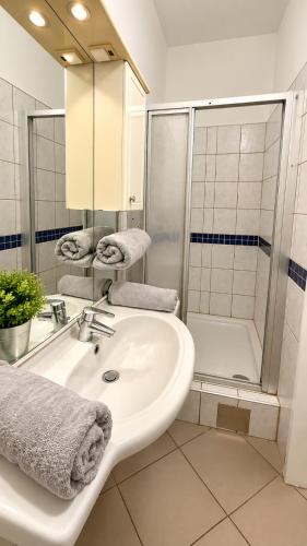 Vienna City Apartment Top22 near U4