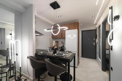 Central Deluxe Apartment