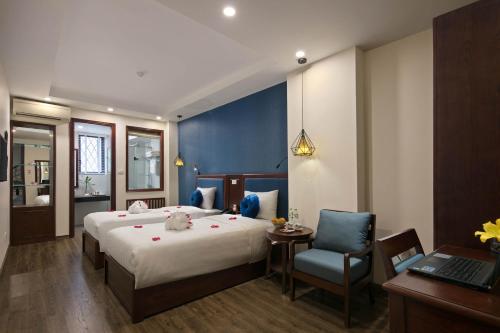Gallery image of Holiday Emerald Hotel in Hanoi