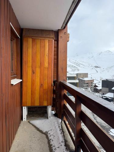 Residence Altineige, Ski In-Out with WiFi in Val Thorens, "V22" by Versant Collection