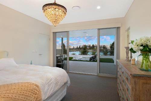 Gallery image of Belle Vue- Penthouse at Black Beach in Kiama