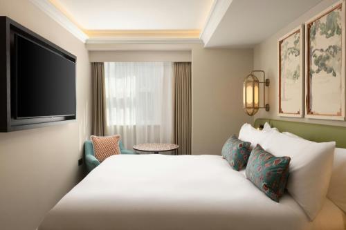 Classic Double Room with City View