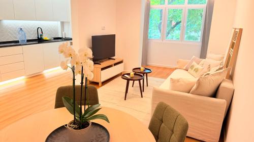 New! renovated apartment with modern appliances in the heart of Cascais