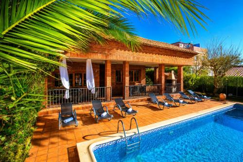 VILLA GERANIOS - Only Families
