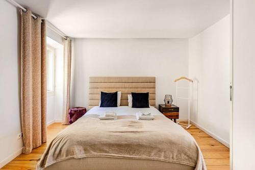 Charming and Stylish Downtown Apt in XIX century building