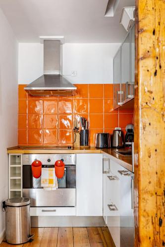 Charming and Stylish Downtown Apt in XIX century building
