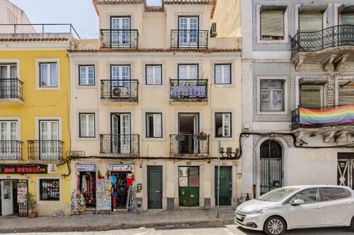 Charming and Stylish Downtown Apt in XIX century building