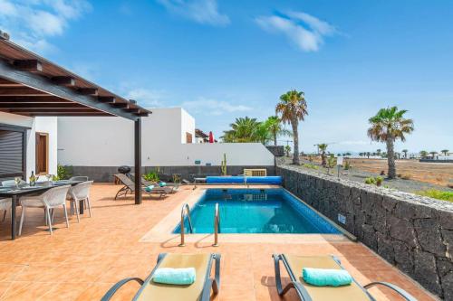 Villa Casa Maderita by Villa Plus