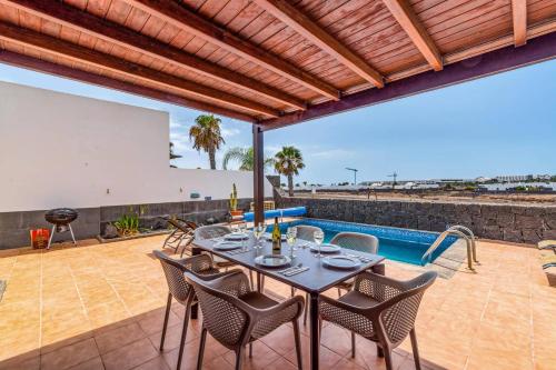 Villa Casa Maderita by Villa Plus
