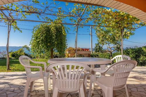 Apartments in Crikvenica 43070