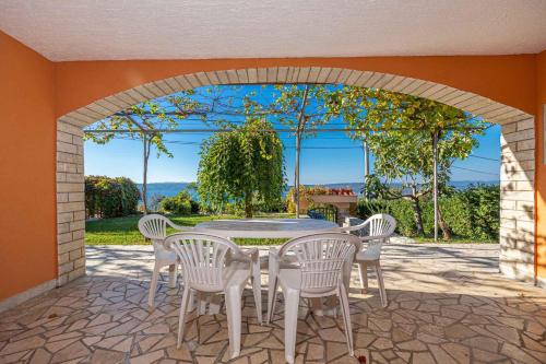 Apartments in Crikvenica 43070
