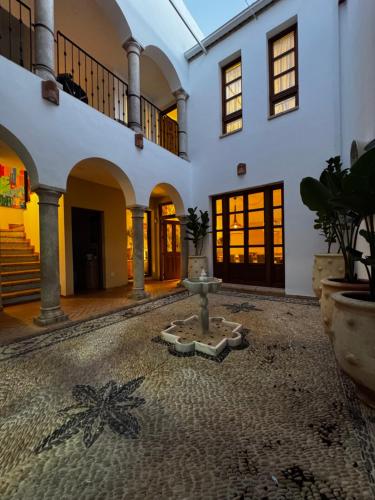 10 pax Downtown The Emir's Villa Free Parking