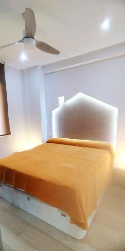 PICASSO - Quiet Renovated Apartment with Oven and Dishwasher and Lift - Steps from Calle San Miguel