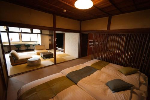 AGE -7 minutes walk from Kawaguchiko Station