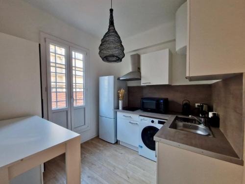 Chic Riviera Apartment Near Promenade des Anglais