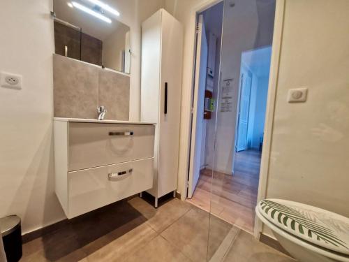 Chic Riviera Apartment Near Promenade des Anglais