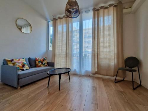 Chic Riviera Apartment Near Promenade des Anglais