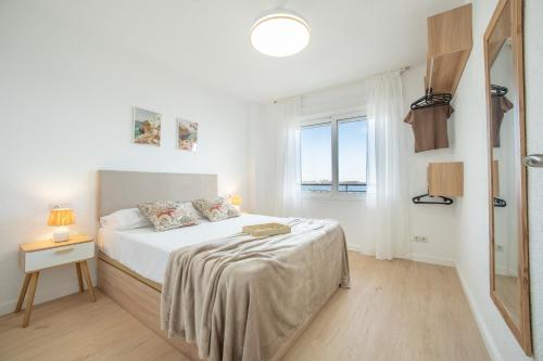 Seaside Penthouse in Alicante - AC and Wifi