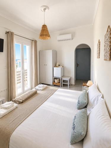 Kirki Rooms by the sea