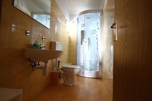Koupelna v ubytování Apartments Lončar
