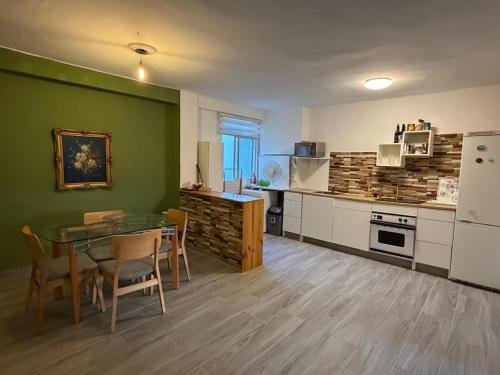 Quiet apartment in a good location with WiFi