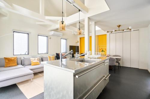 Luxury Tokyo Villa 102 sqm, Free Parking, 8 Min to Station, Near Skytree,3BR