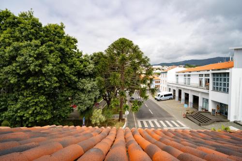 Aurora Hostel, Suítes, Quartos e Dormitórios no Coração de Angra do Heroísmo