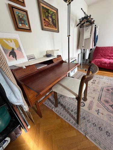13 m2 bedroom in a fully equipped 126 m2 apartment