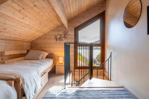 La Suite and Le Cocon, 2 apartments, balnéo avec vue lac
