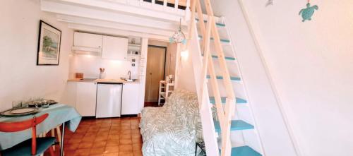 Bright studio just a stone's throw from the sea