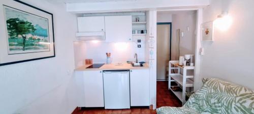 Bright studio just a stone's throw from the sea