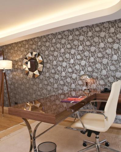 Ruang duduk di Anemon Grand Konya Otel