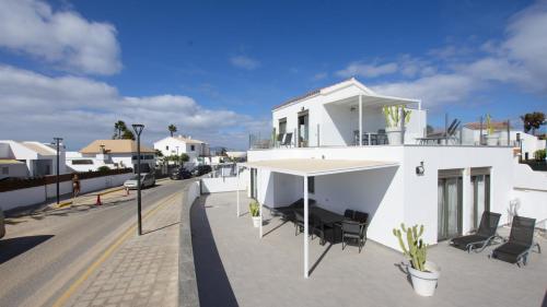 Book Jet - Front Beach Geranio Terrace Suites