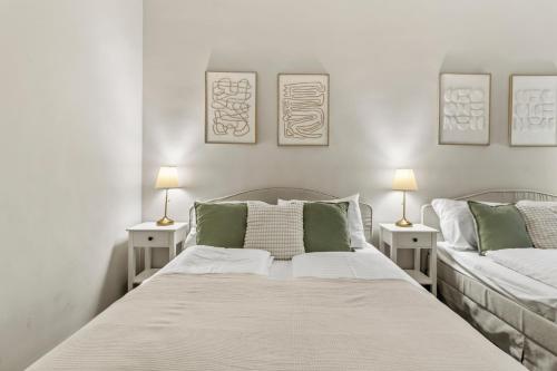 Modern 4-BR Apartment with Balcony and Near U6 Metro