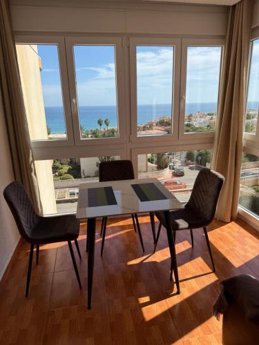 APARTAMENTO CON VISTAS AL MAR Y AL LAGO