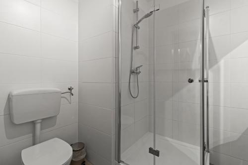 Modern 3-BR Apartment, Near Metro U4 and Danube