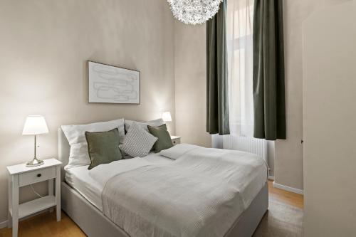 Modern 3-BR Apartment, Near Metro U4 and Danube