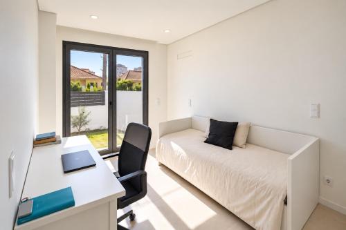 Center Caparica Beach House - Pool - Beach 3min