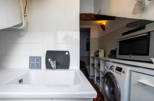 Charming and comfortable apartment in the heart of Paris