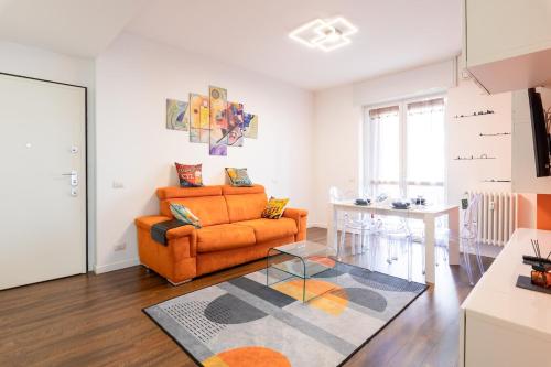 Homevo Orange Design Home M5 Bicocca