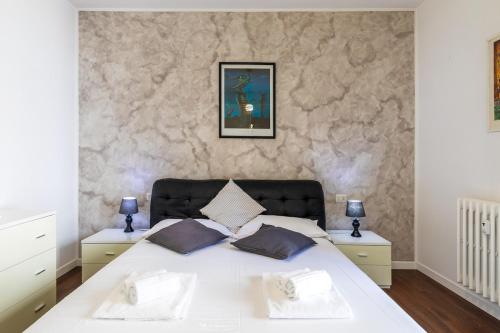 Homevo Orange Design Home M5 Bicocca