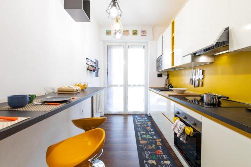 Homevo Orange Design Home M5 Bicocca