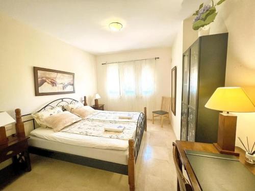 Spacious 3-Bedroom Apartment with Padel and Free Parking