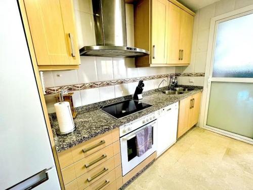 Spacious 3-Bedroom Apartment with Padel and Free Parking