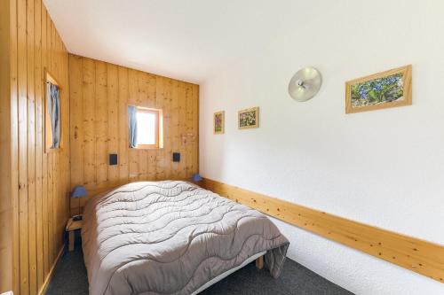 Résidence Armoise - Appartement de charme 2 pièces / 6 personnes à Arc 1800 en centre station, proche des pistes et des commerces, dans le village d MAE-1694