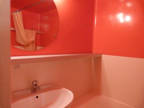 Résidence Armoise - Appartement de charme 2 pièces / 6 personnes à Arc 1800 en centre station, proche des pistes et des commerces, dans le village d MAE-1694