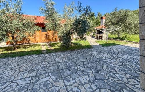 1 Bedroom Nice Apartment In Rab