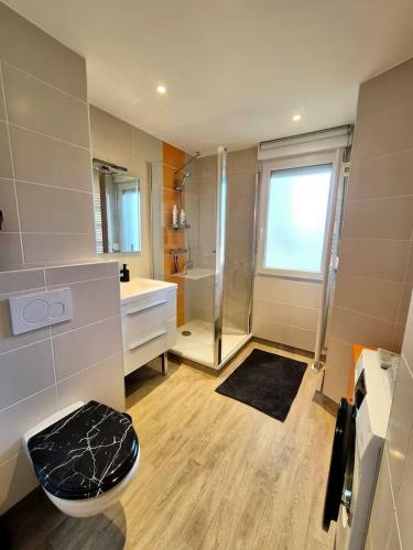 Bia 21 - chaleureux T2, proche lac, pkg souterrain