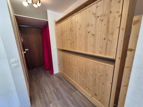 Studio lumineux ski-aux-pieds avec balcon, animaux acceptés